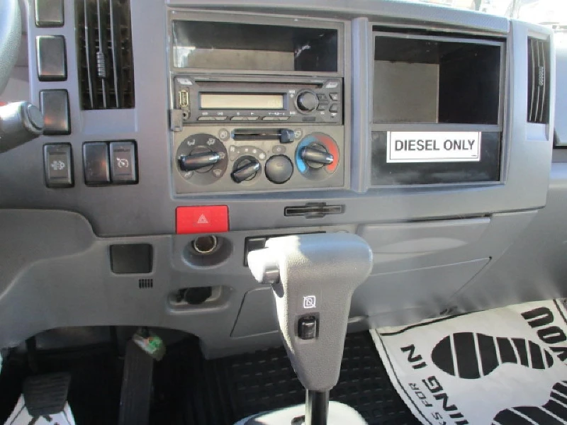 2022 ISUZU NRR
