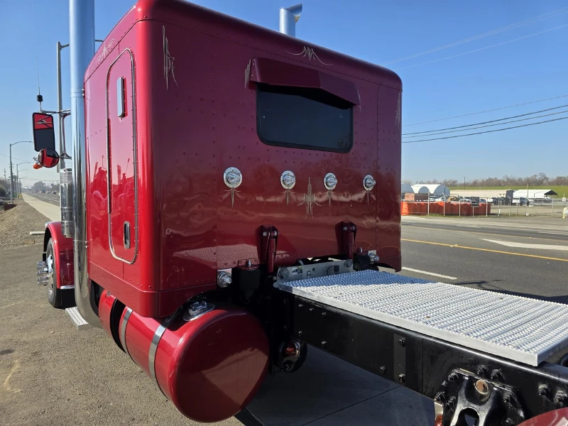 2022 PETERBILT 389