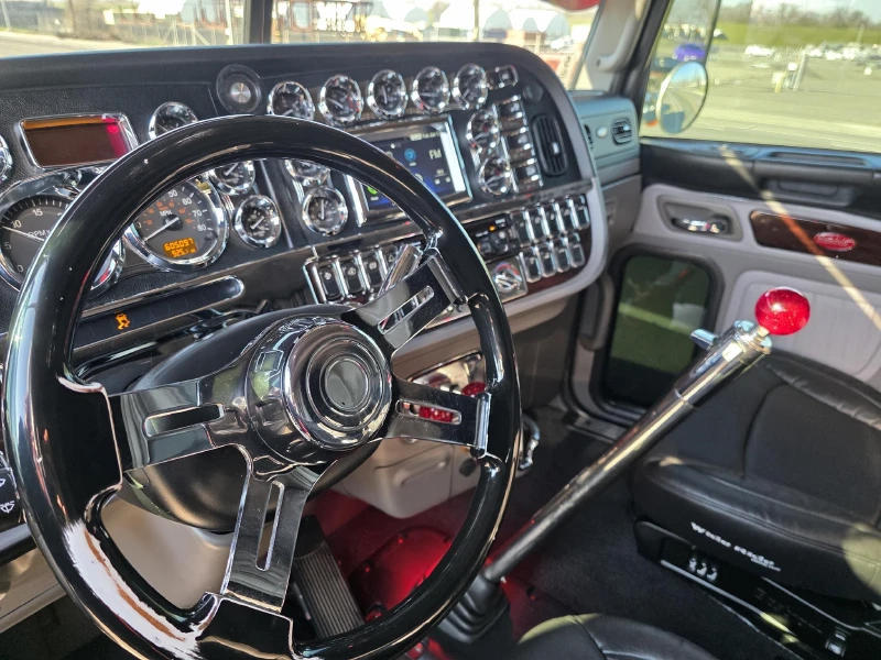2022 PETERBILT 389