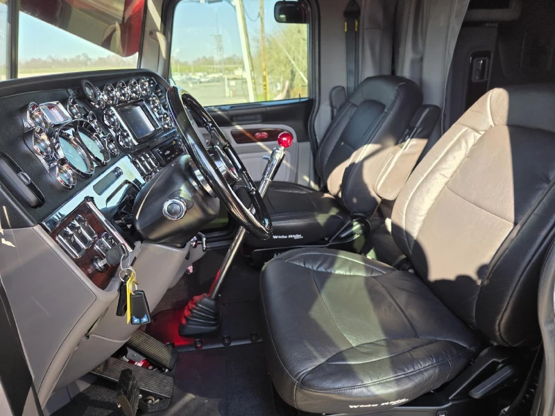 2022 PETERBILT 389