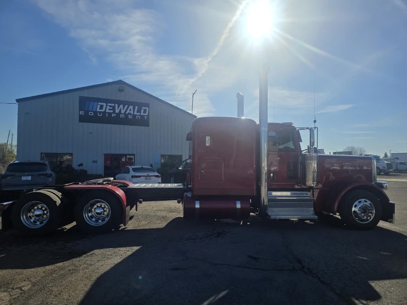 2022 PETERBILT 389