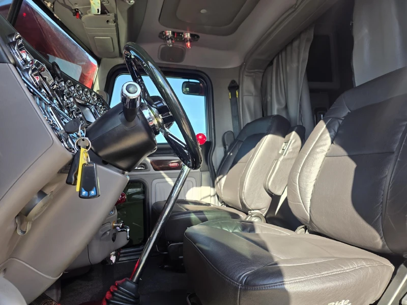 2022 PETERBILT 389