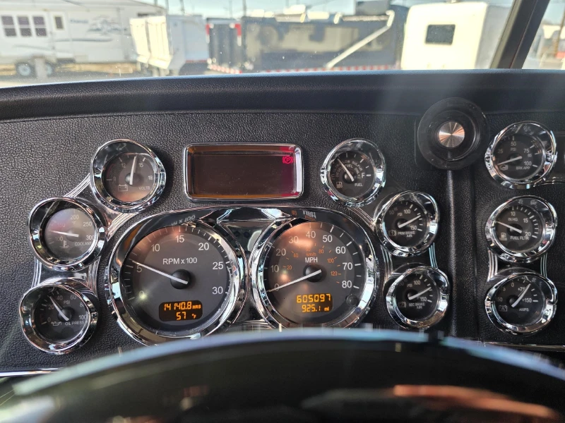 2022 PETERBILT 389