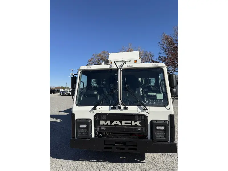 2026 MACK LR64R