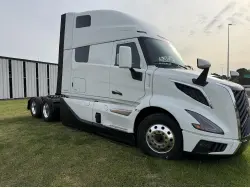 2027 VOLVO VNL64T860