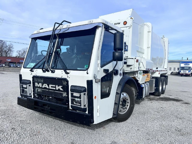 2026 MACK LR613