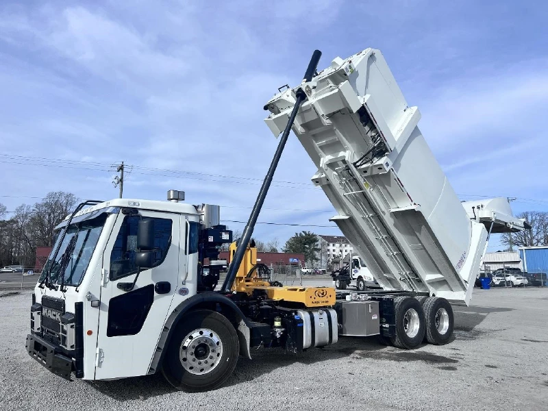 2026 MACK LR613