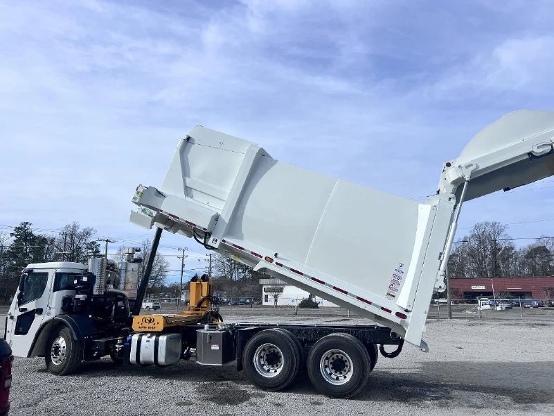 2026 MACK LR613