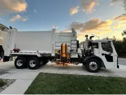 2026 MACK LR613