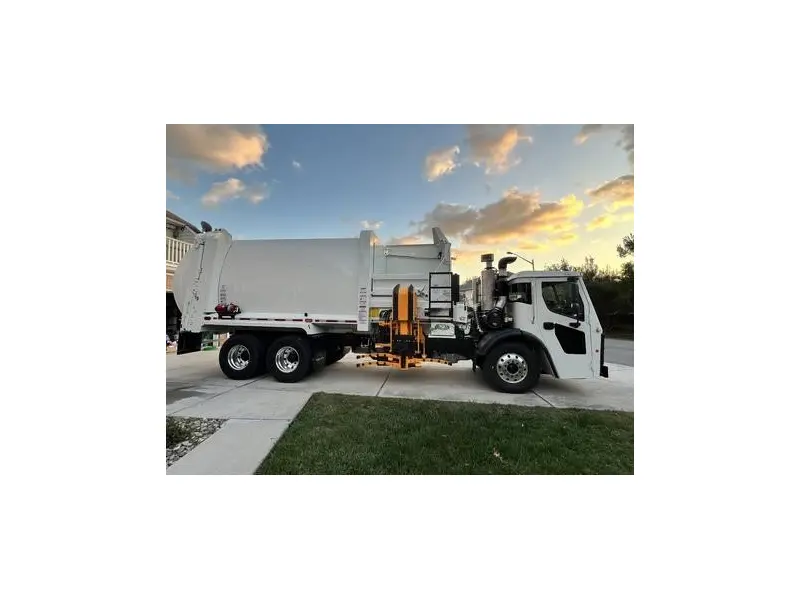 2026 MACK LR613