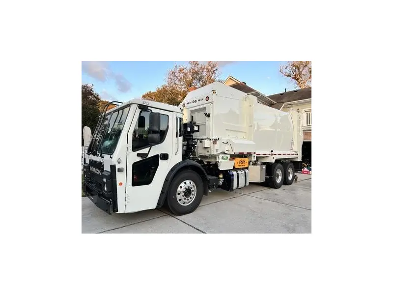 2026 MACK LR613