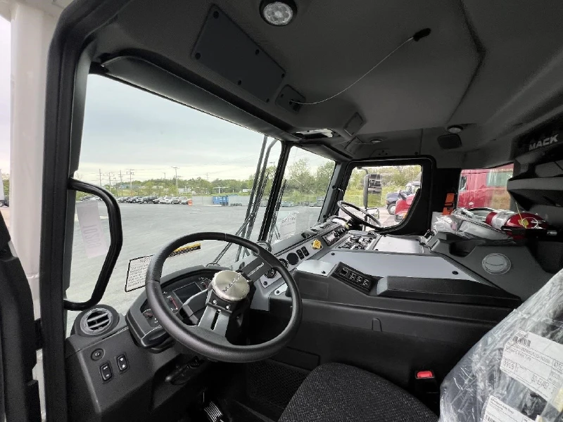 2026 MACK LR613