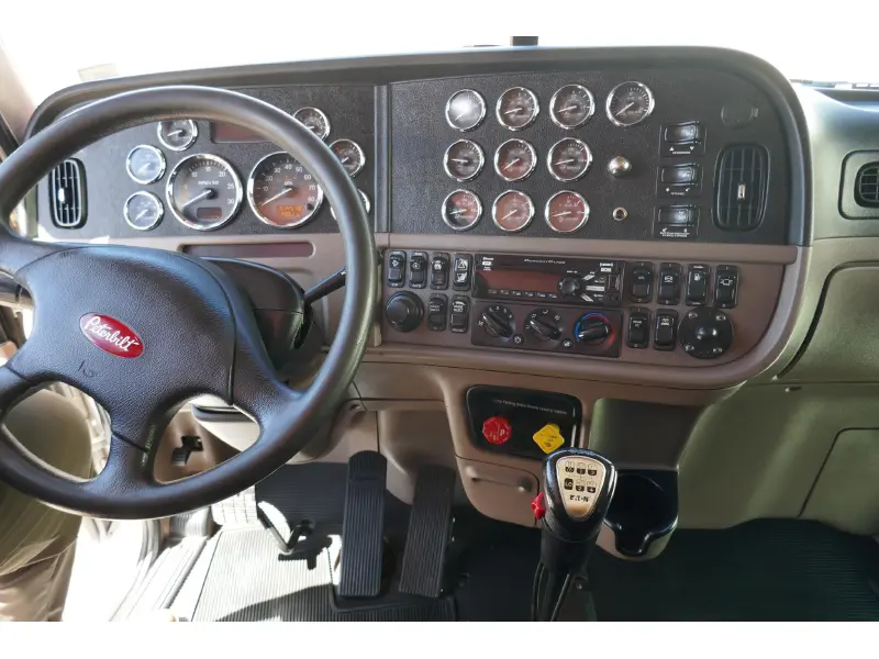 2020 PETERBILT 389