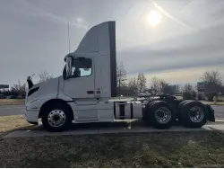 2026 VOLVO VNR64T300