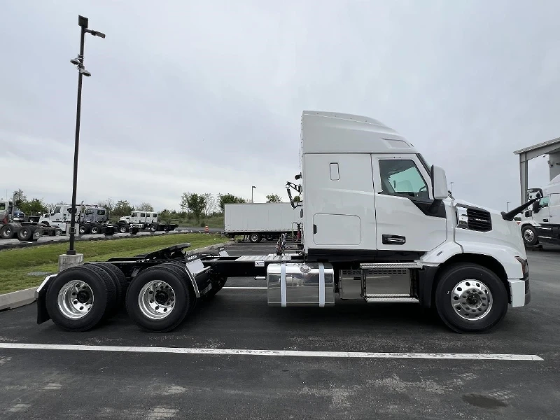 2027 MACK ANTHEM 64T