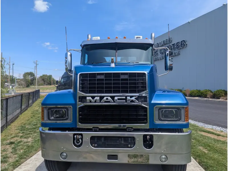 2022 MACK PINNACLE
