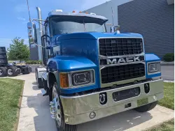 2022 MACK PINNACLE