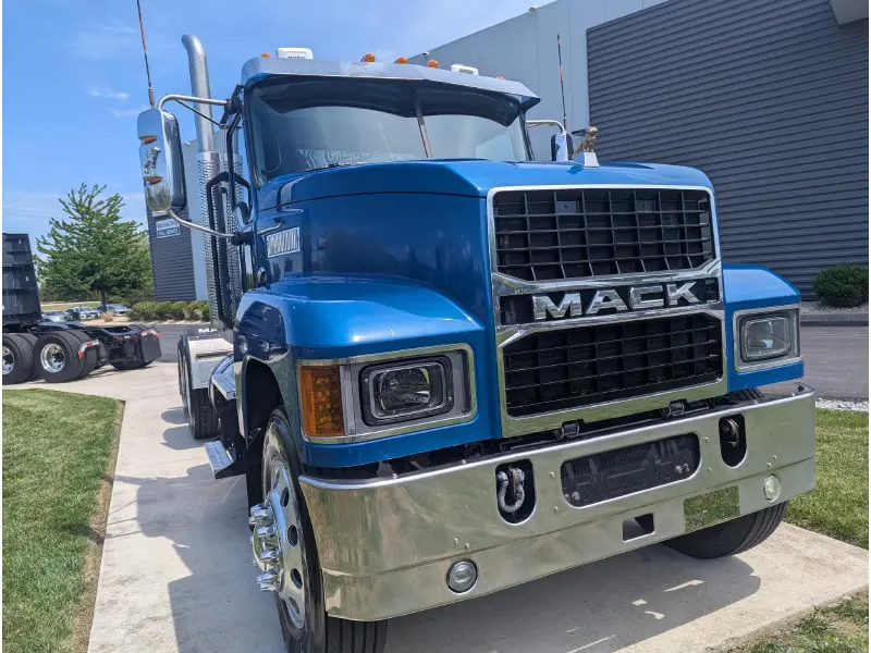 2022 MACK PINNACLE