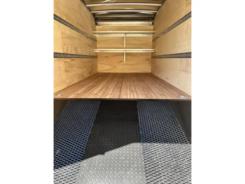 2027 ISUZU NPR HD