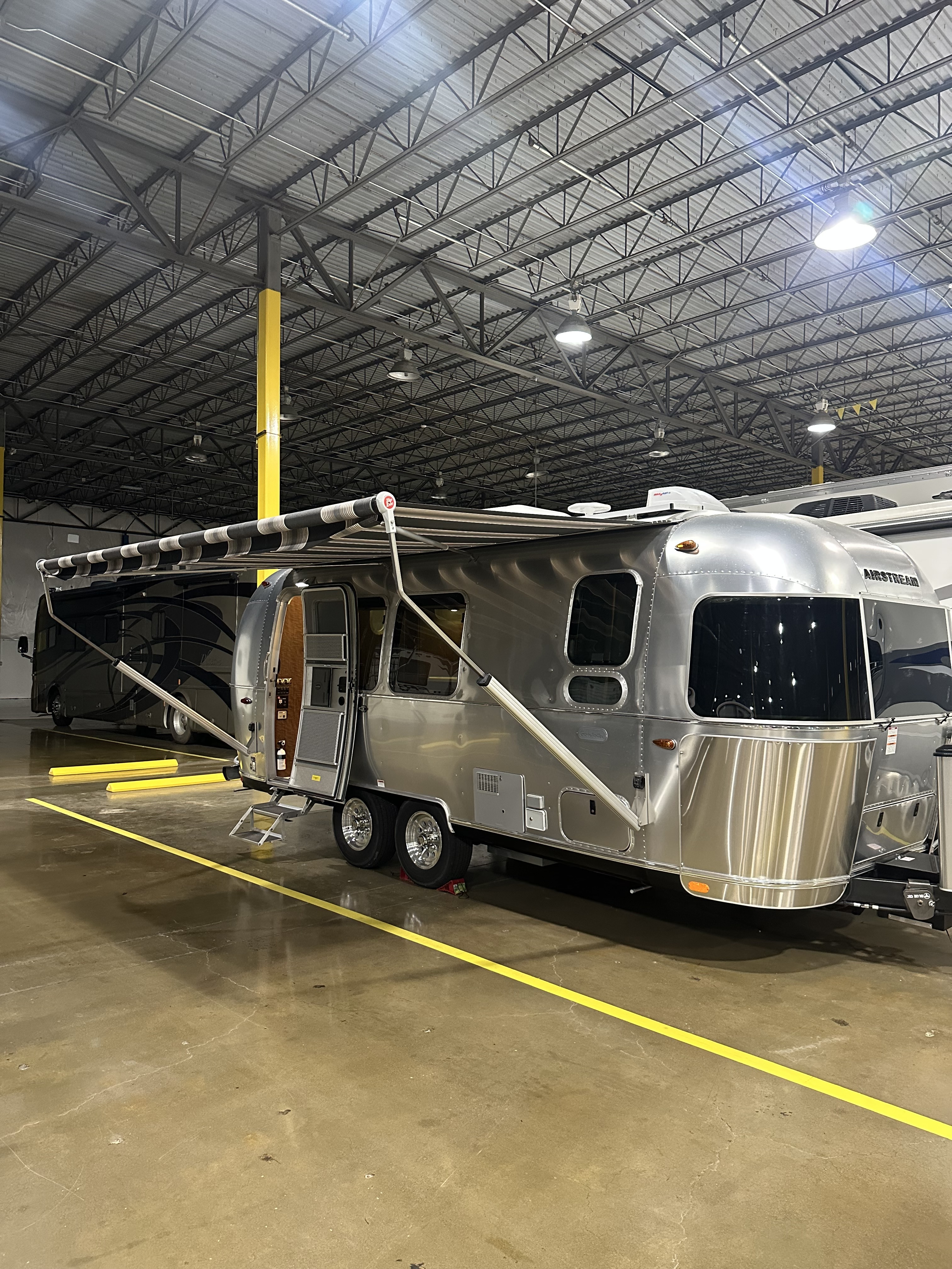2020 Airstream GLOBETROTTER 23FB TWIN in pittsburgh PA