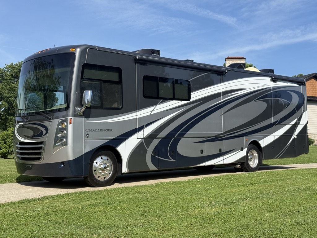 2017 Thor Motor Coach CHALLENGER 36TL in harrodsburg KY