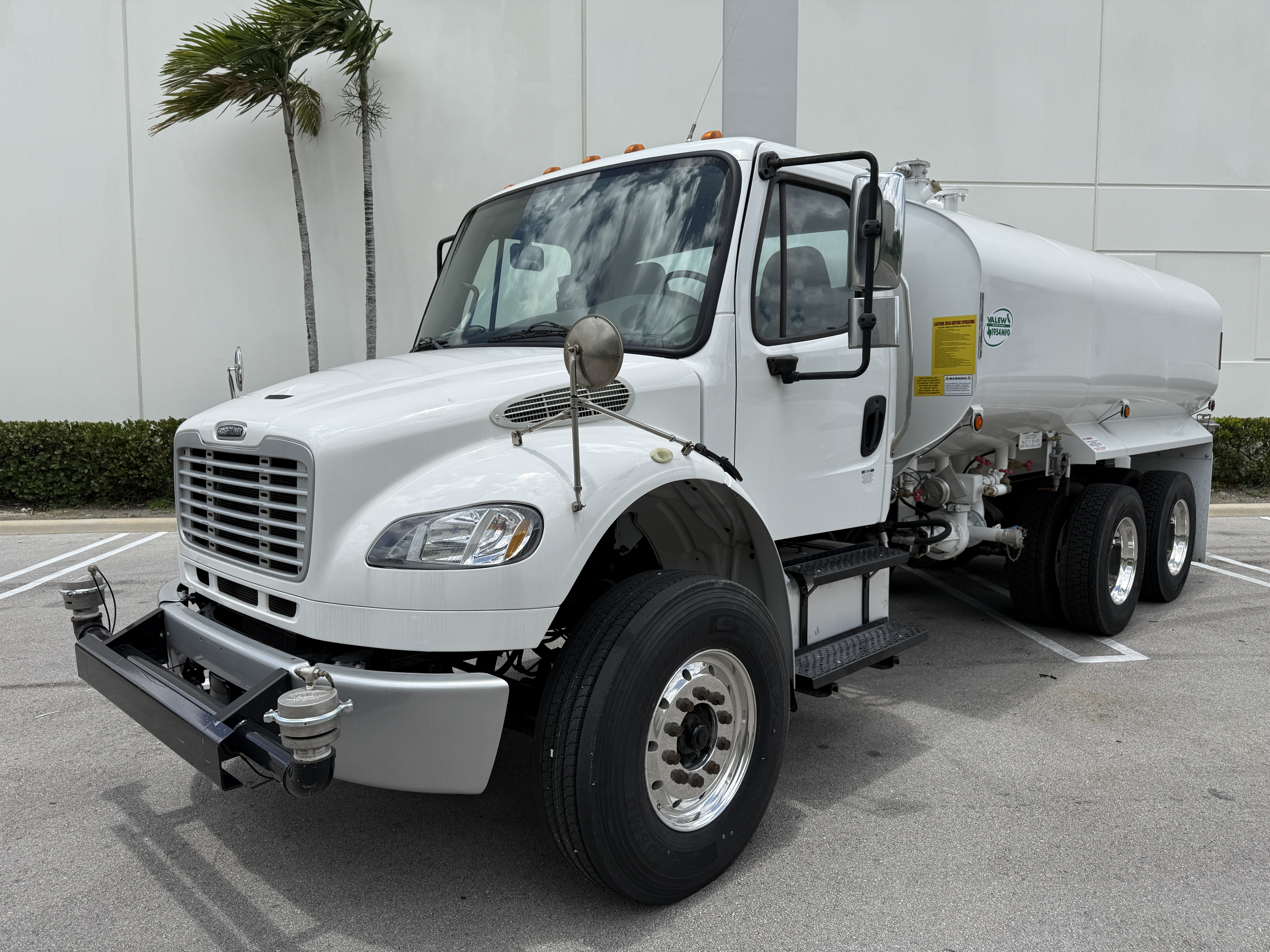 2018 FREIGHTLINER BUSINESS CLASS M2 106 in Medley, FL