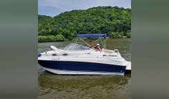 2005 Larson Cabrio 240 Mid Cabin Boat Trailer boat