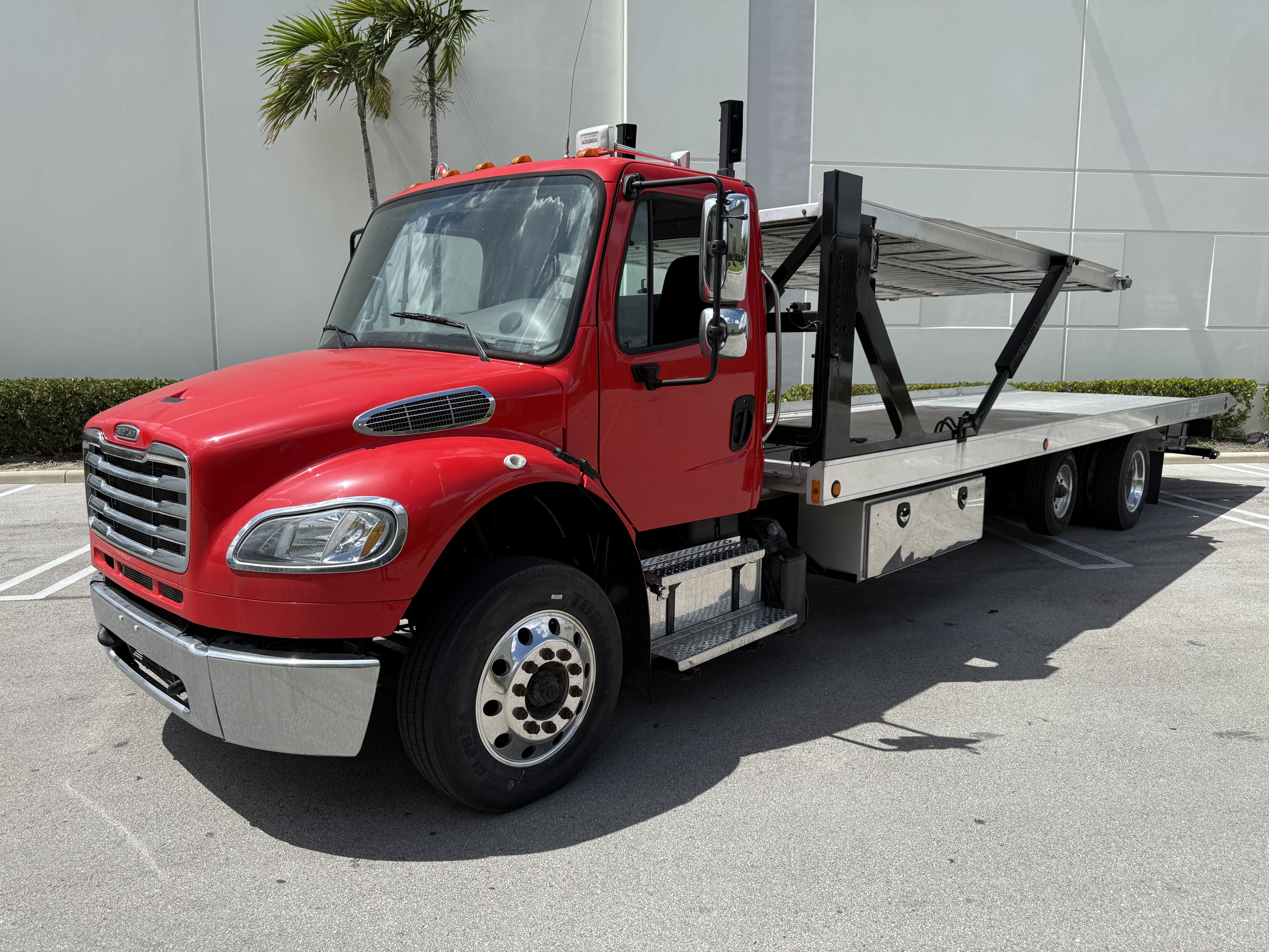 2018 FREIGHTLINER BUSINESS CLASS M2 106 in Medley, FL