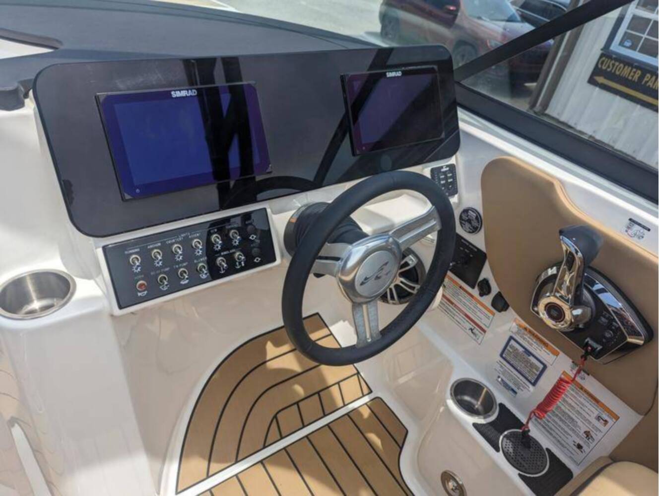 A photo of this 2024 Sea Ray SDX 270