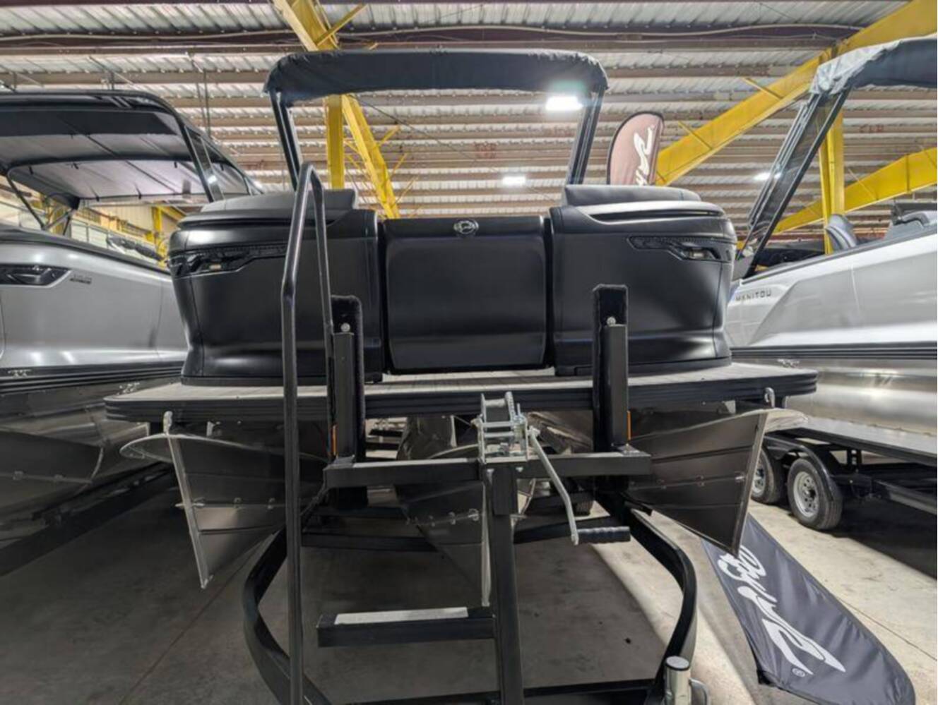 A photo of this 2025 Manitou Explore 22 Switchback
