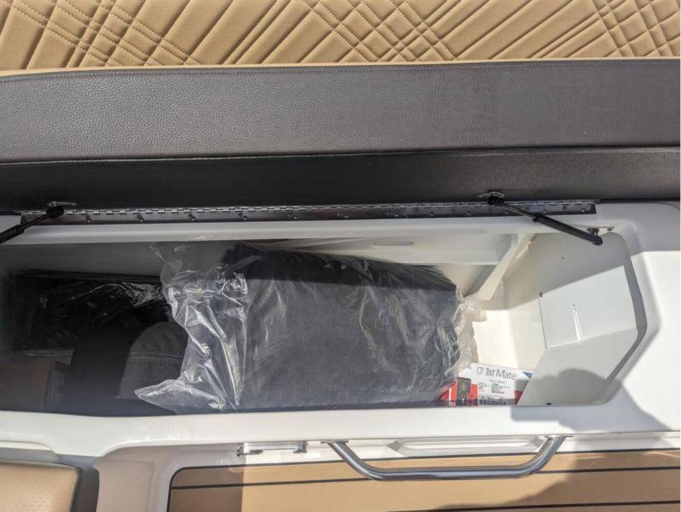 A photo of this 2024 Sea Ray SDX 270