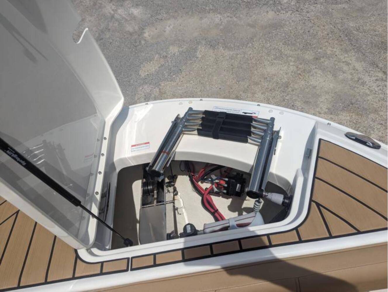 A photo of this 2024 Sea Ray SDX 270