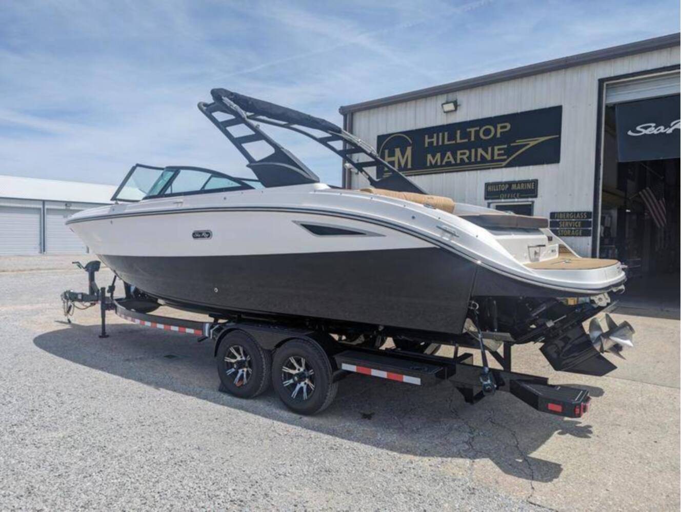 A photo of this 2024 Sea Ray SDX 270