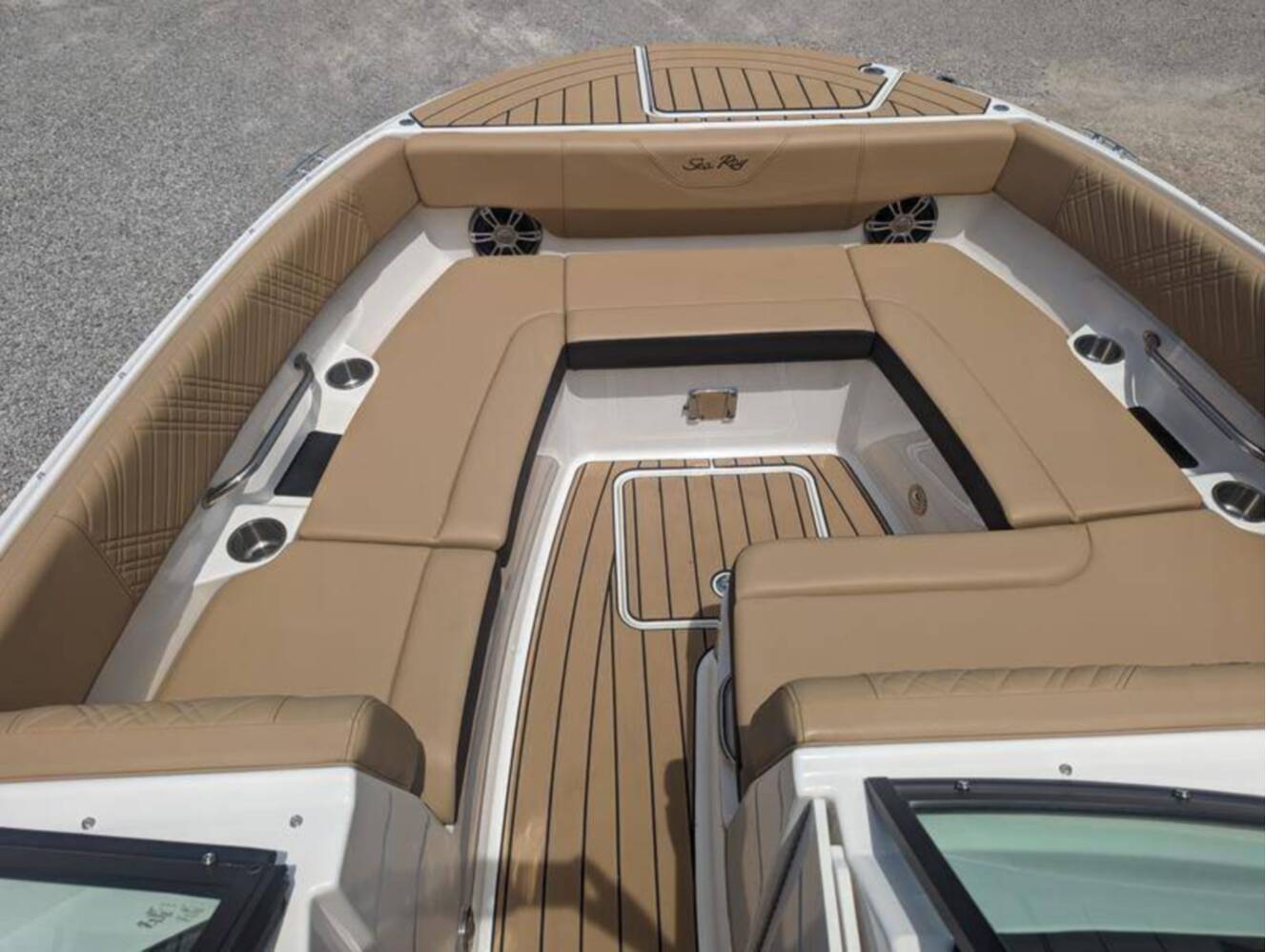 A photo of this 2024 Sea Ray SDX 270