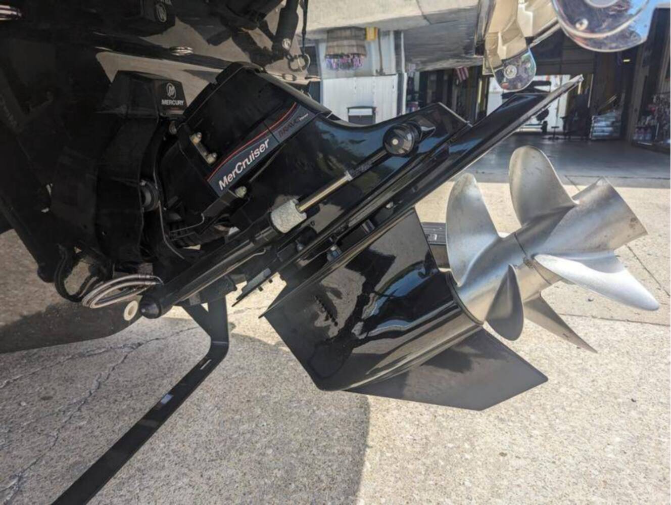 A photo of this 2024 Sea Ray SDX 270
