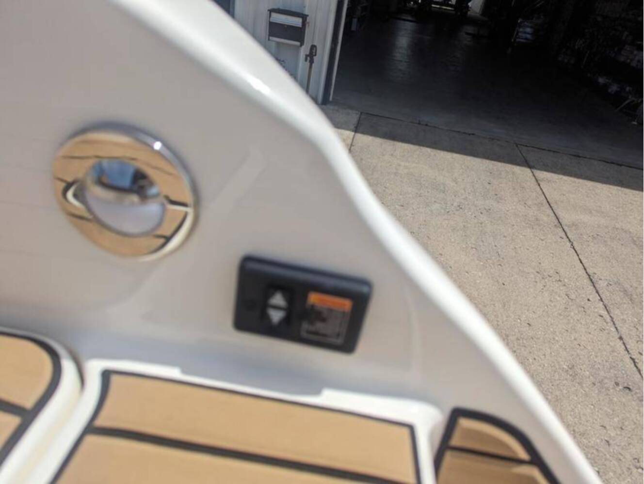 A photo of this 2024 Sea Ray SDX 270