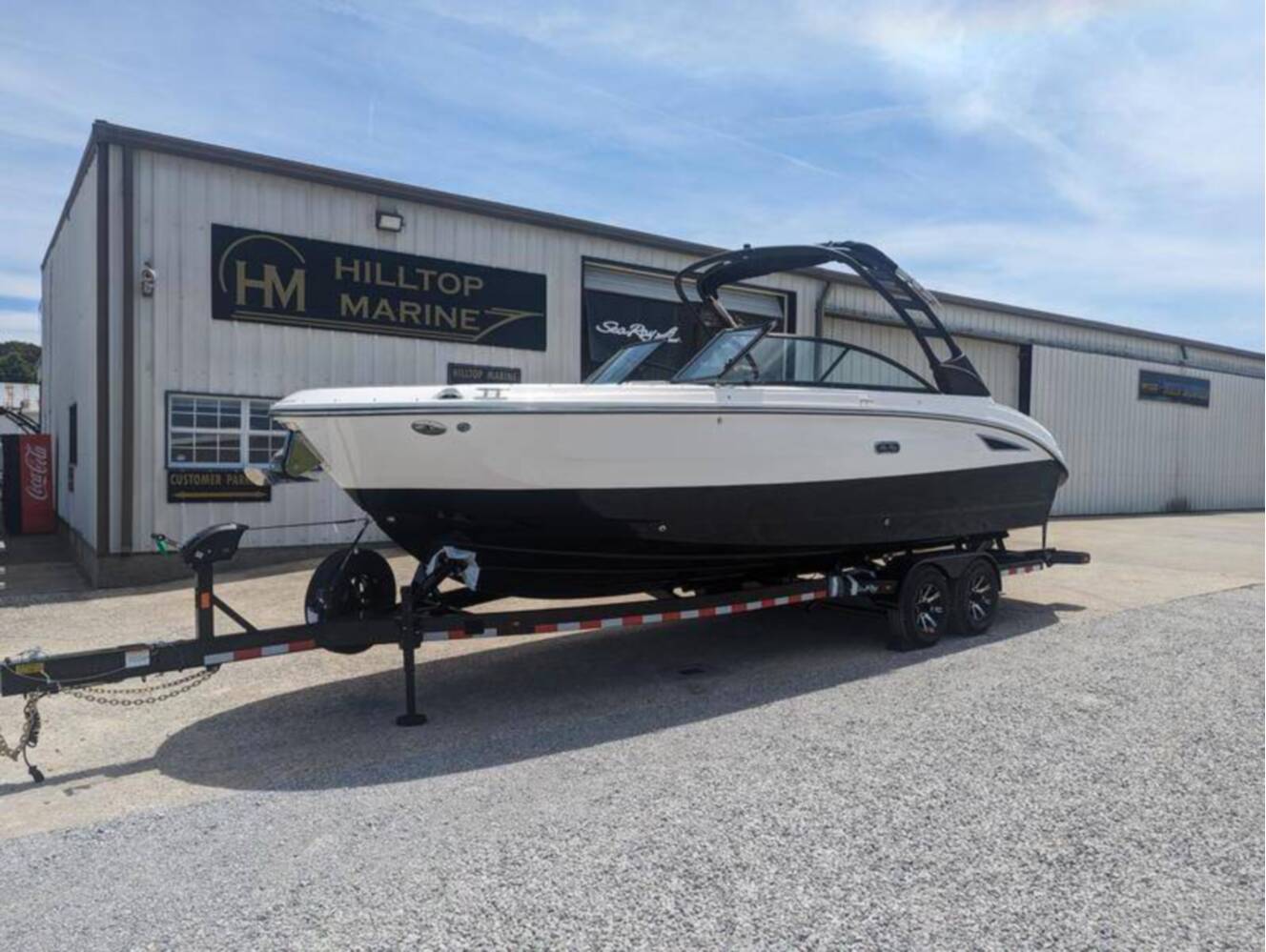 A photo of this 2024 Sea Ray SDX 270