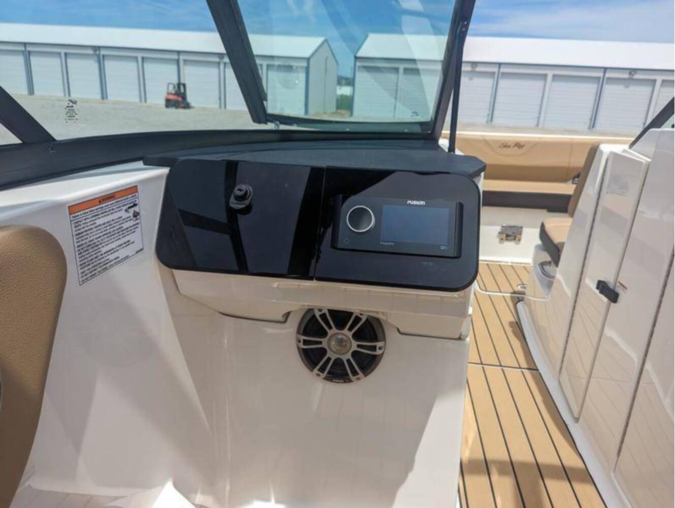 A photo of this 2024 Sea Ray SDX 270
