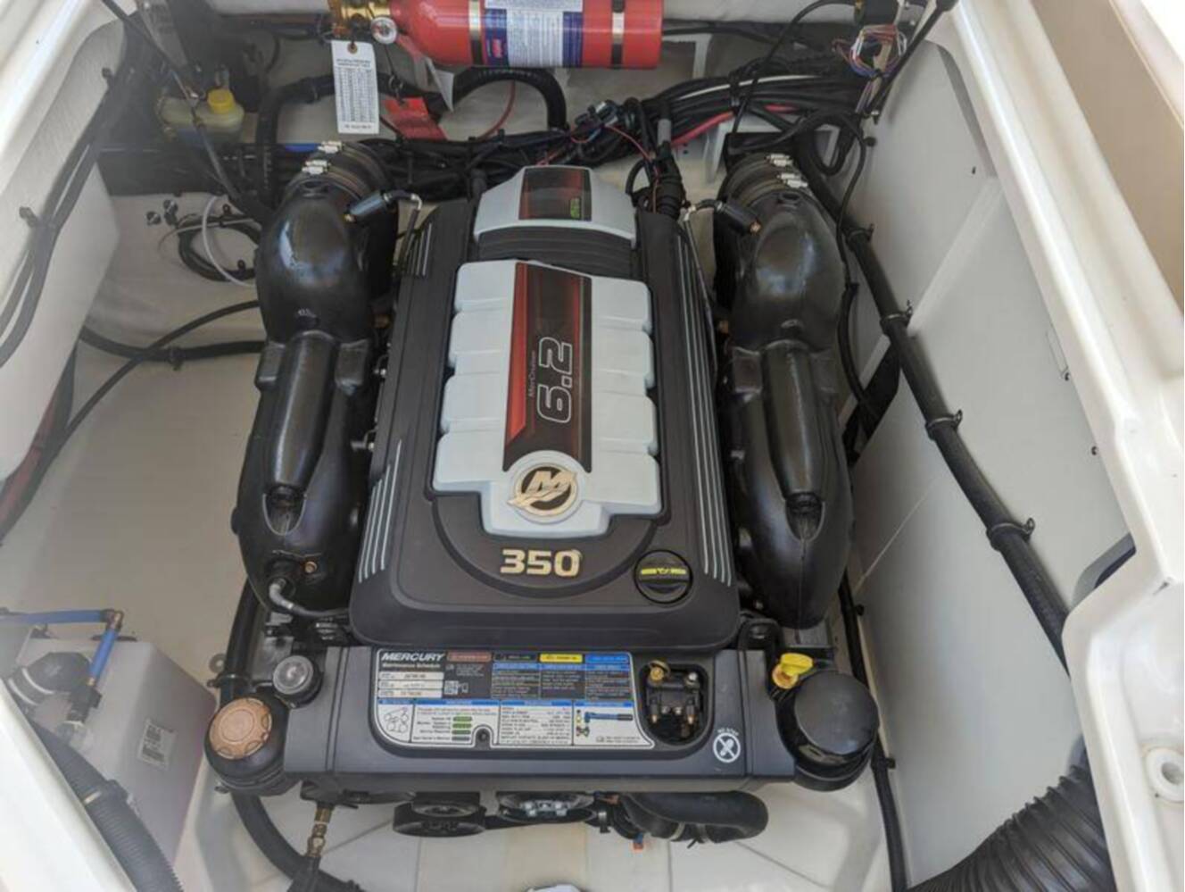 A photo of this 2024 Sea Ray SDX 270