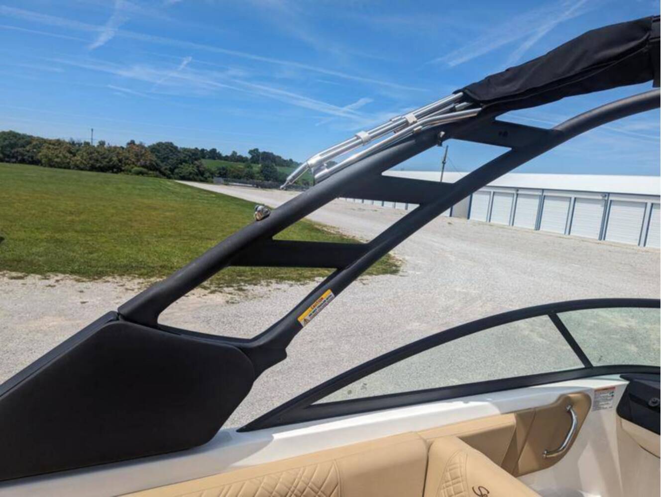 A photo of this 2024 Sea Ray SDX 270
