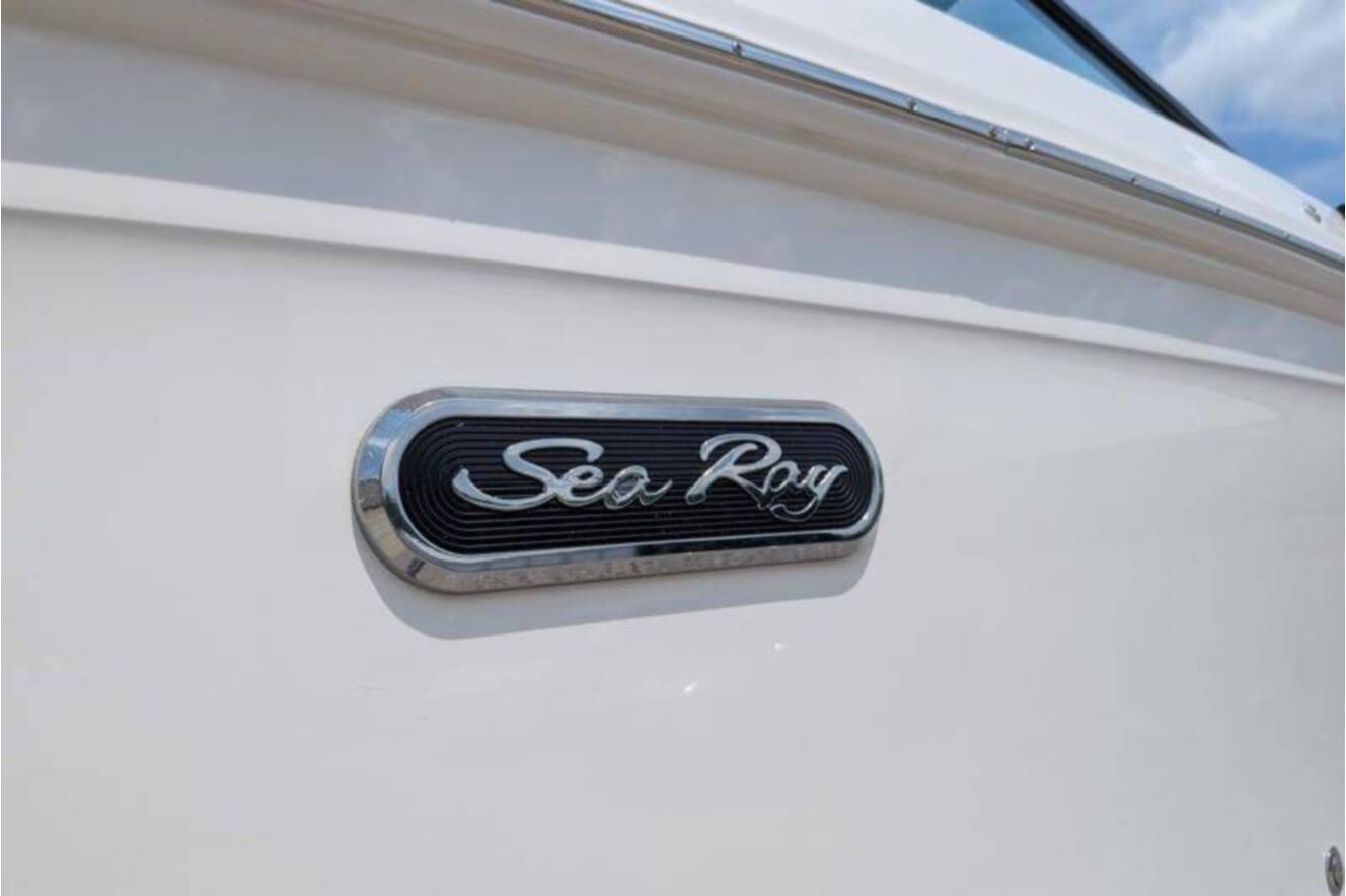 A photo of this 2025 Sea Ray SDX 290