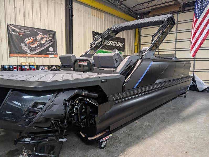 2025 Manitou Explore 24 Max Navigator Dual Engine 26 SWITCHBACK in bronston KY