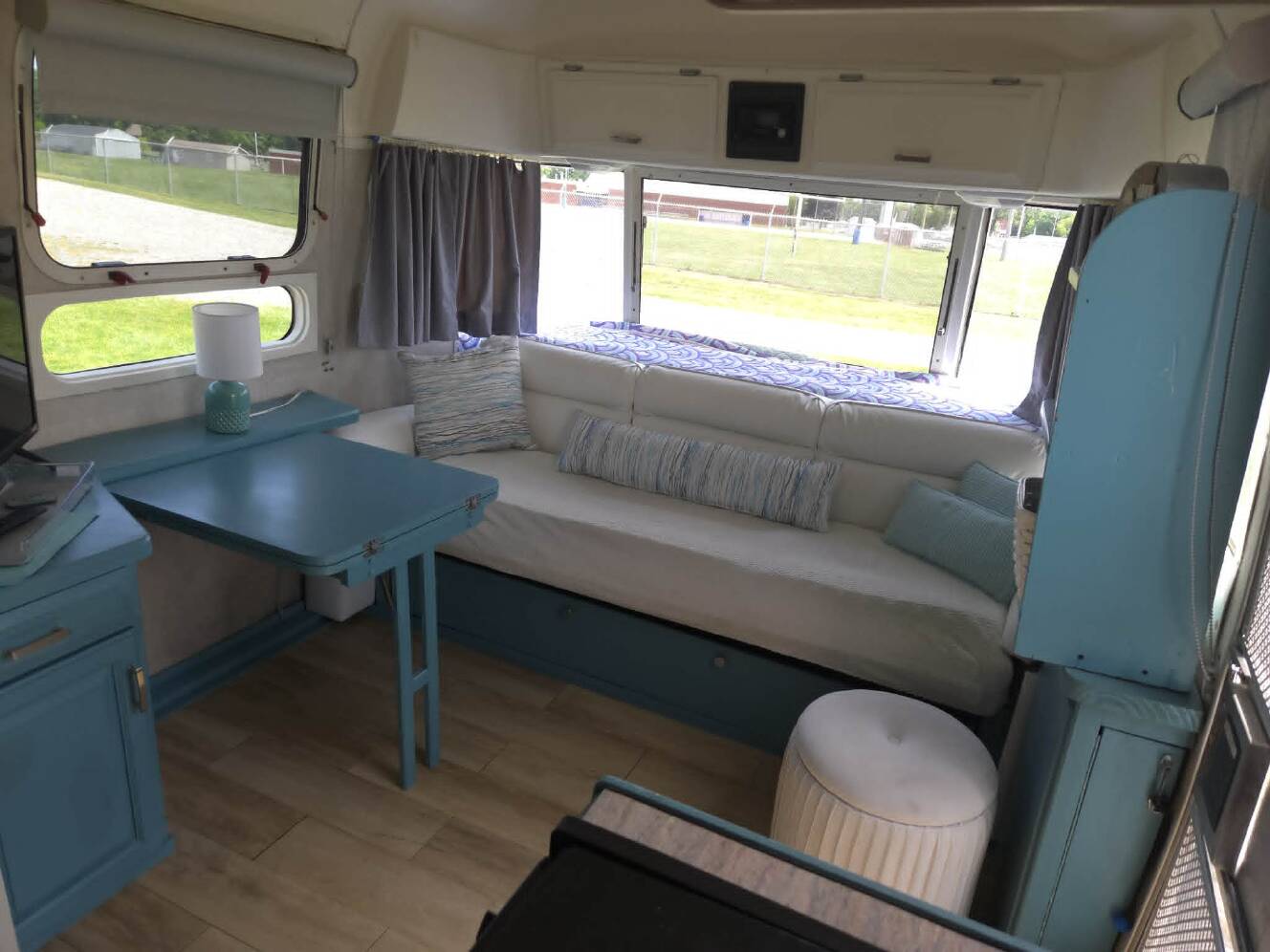 A photo of this 1994 Airstream EXCELLA 25