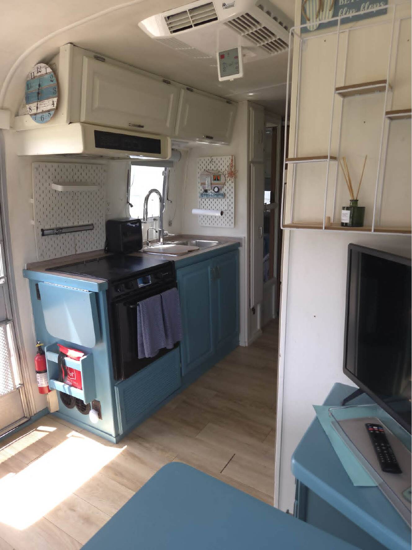A photo of this 1994 Airstream EXCELLA 25