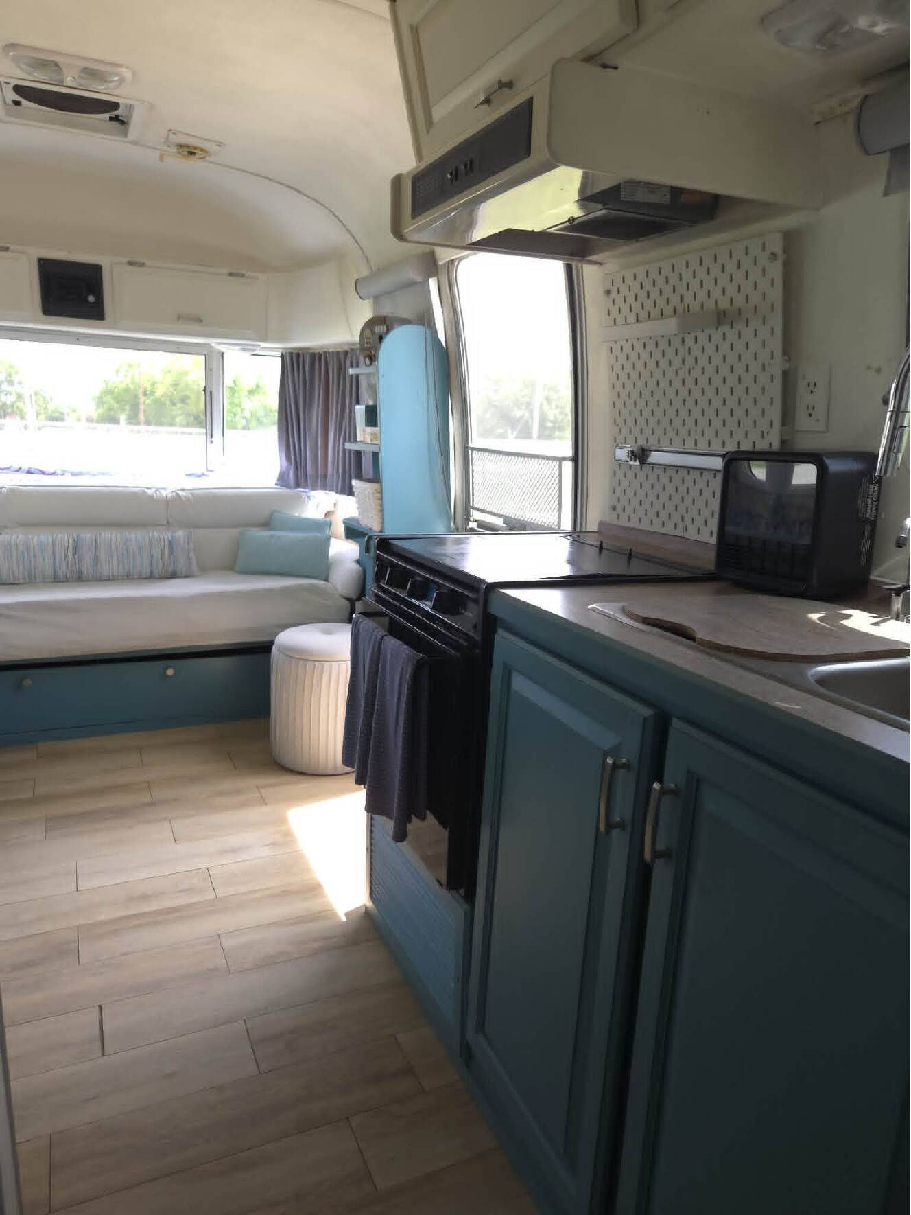 A photo of this 1994 Airstream EXCELLA 25