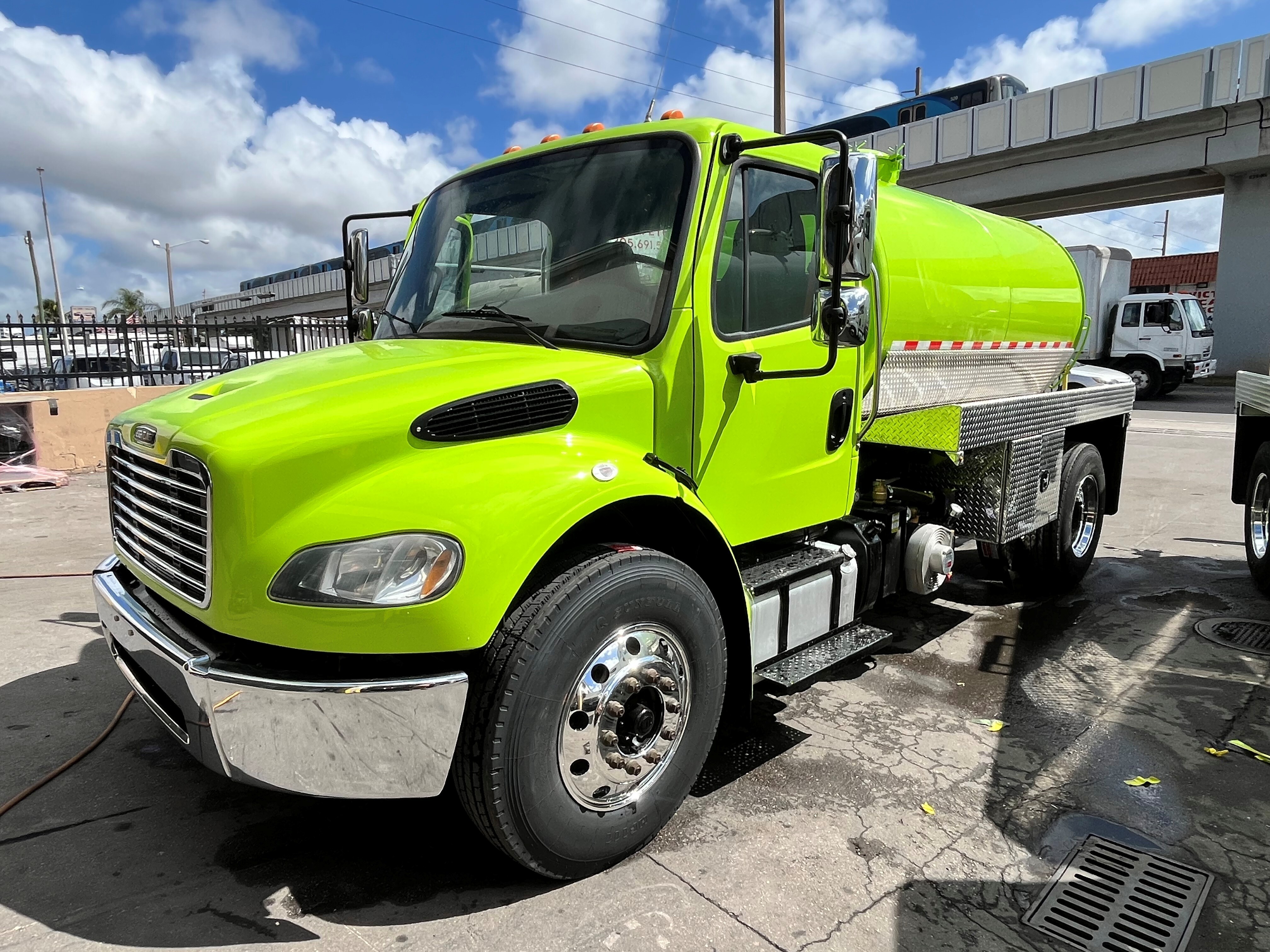 2016 FREIGHTLINER BUSINESS CLASS M2 in Hialeah, FL