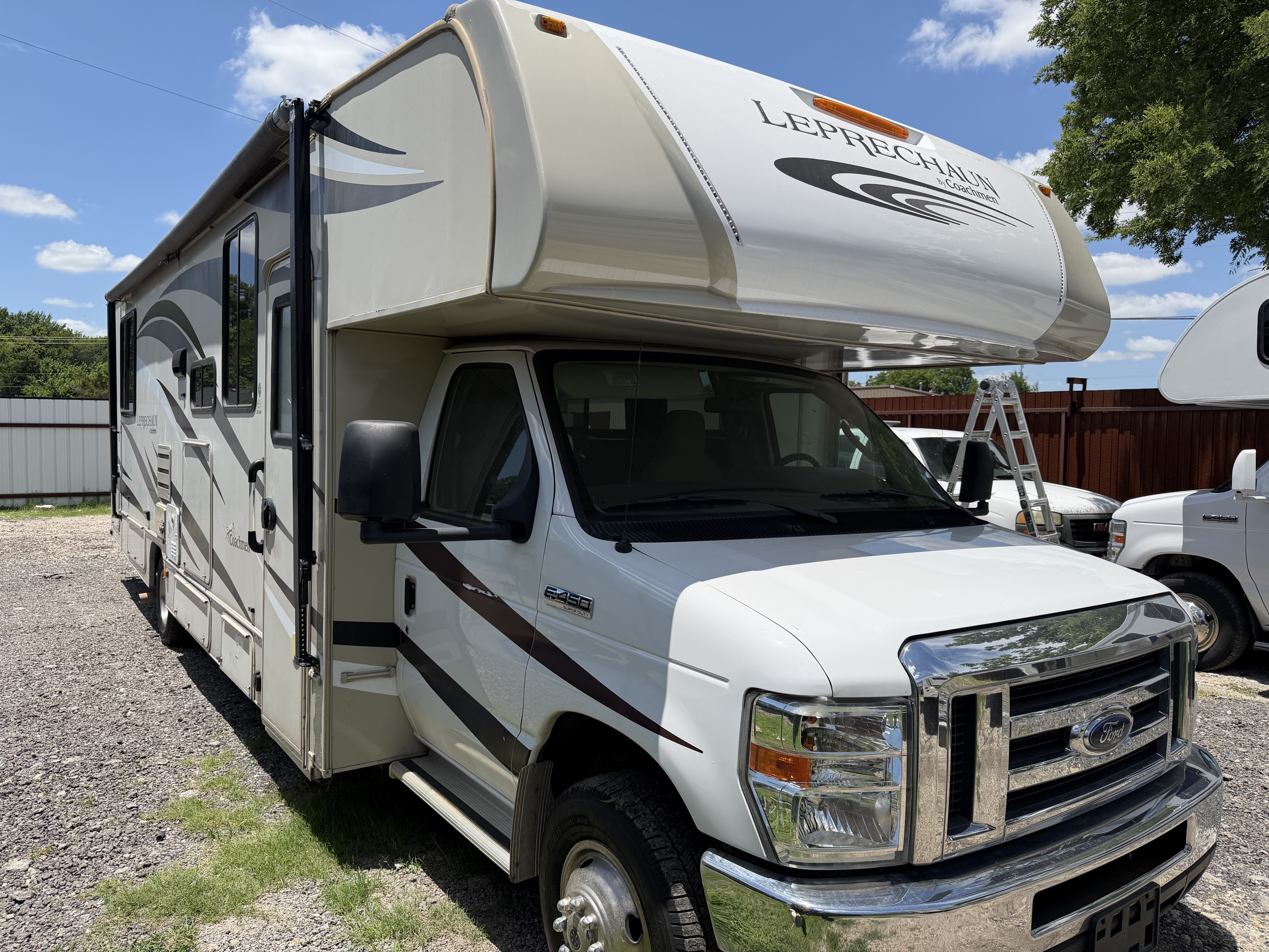 2018 Coachmen LEPRECHAUN 319MB in red oak TX
