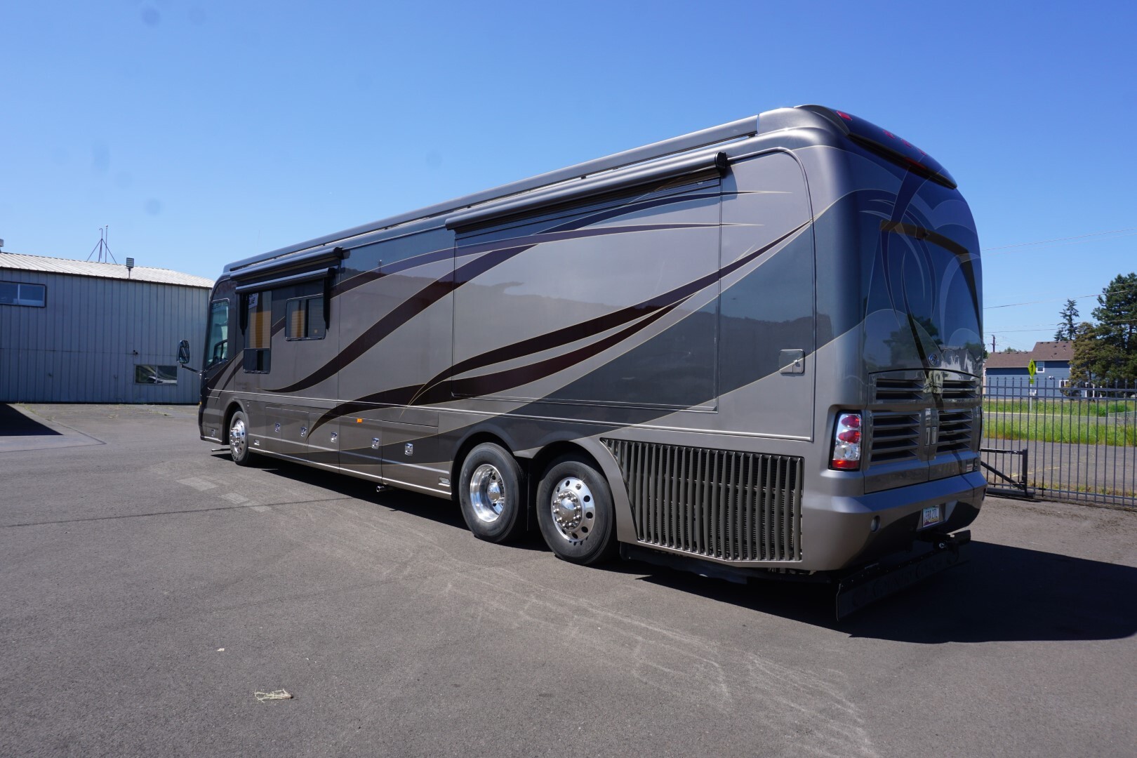 2007 Country Coach MAGNA in junction city OR