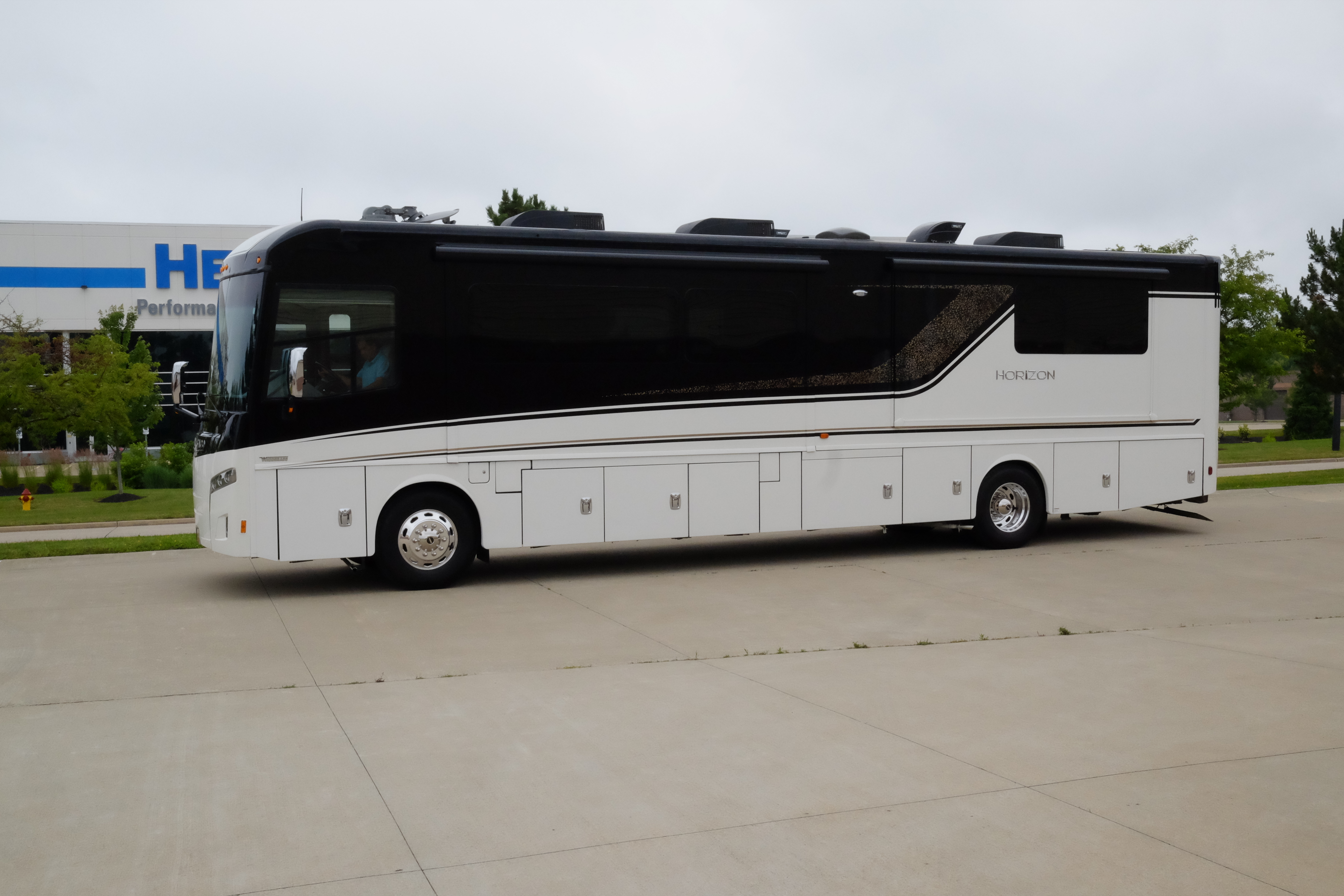 2018 Winnebago HORIZON 40A RV