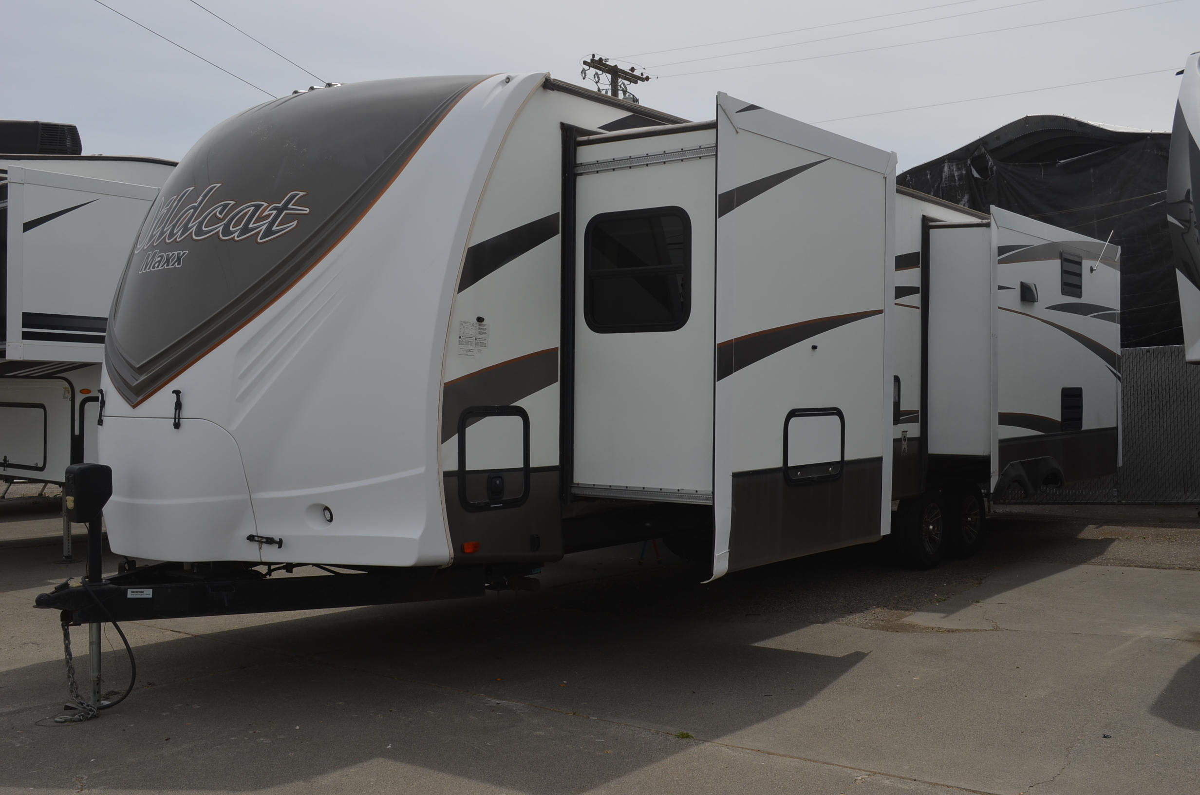 2017 Forest River WILDCAT 323TSX RV